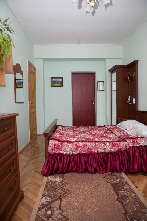 Ялинка Готель Vyshkiv Room photo
