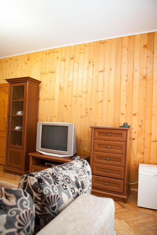 Ялинка Готель Vyshkiv Room photo
